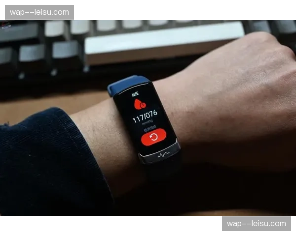 可穿戴设备普及现场员工 关键执行岗位体征实时监测